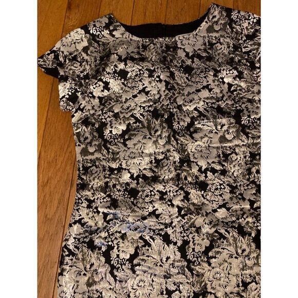 Xhilaration women's metallic cap sleeve zipped back lined short dress size small - Picture 2 of 8